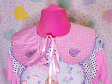 Load image into Gallery viewer, Pink grid Spank! Kei swoosh heart detachable collar