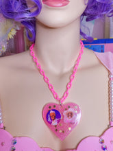 Load image into Gallery viewer, Pink resin heart 90&#39;s superstar doll chunky necklace
