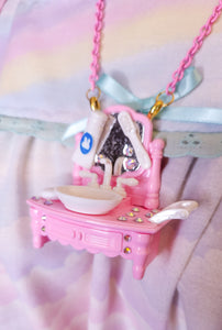 Pink dollcore washbasin sink bathroom vanity bling necklace