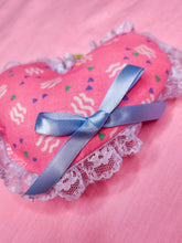 Load image into Gallery viewer, 90s memphis plush heart key chain trinket, spank kei bag charm