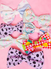 Load image into Gallery viewer, Pastel rainbow heart hair bow, kawaii fairy spank kei