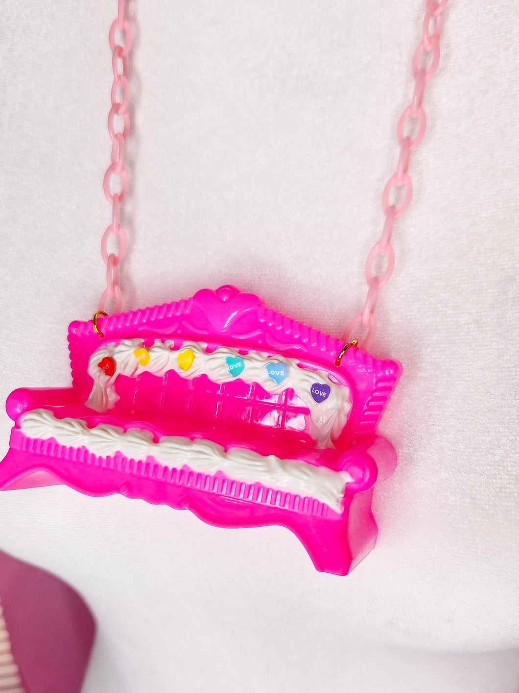 Pink frosted couch necklace, fairy spank kei decora, valentine lovecore