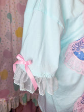 Load image into Gallery viewer, Mint green geese boxy top, 90s ruffle teddy bear shirt size Medium