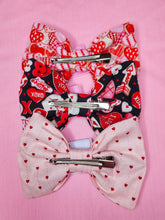 Load image into Gallery viewer, Valentine's day frosted pink cookie hair bow, lovecore galentine gift, heart envelope