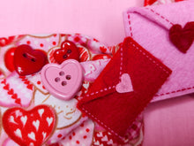 Load image into Gallery viewer, Valentine's day frosted pink cookie hair bow, lovecore galentine gift, heart envelope