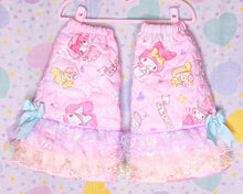 Load image into Gallery viewer, My Melody quilted legwarmers, iridescent pastel lace, fairy spank kei